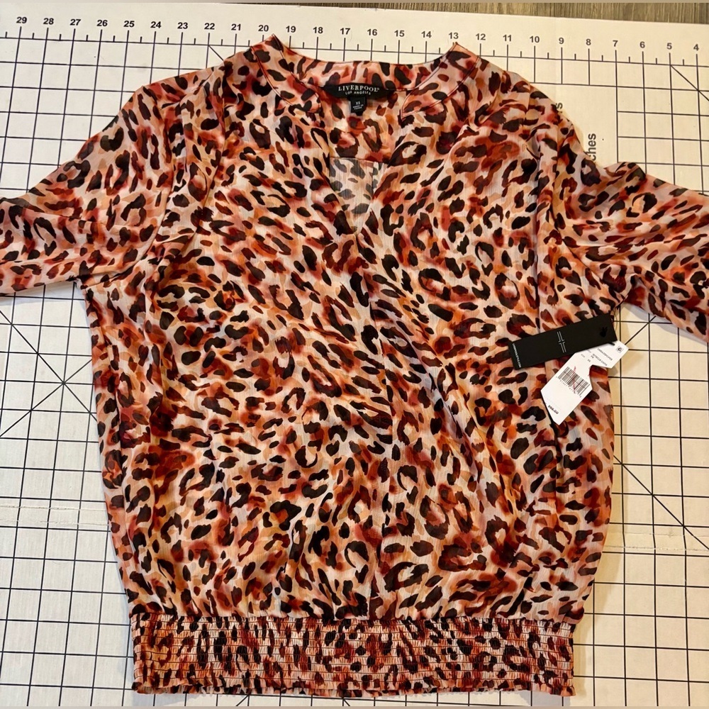 NWT Liverpool Women’s Size XS Watercolor Cheetah Print Blouse